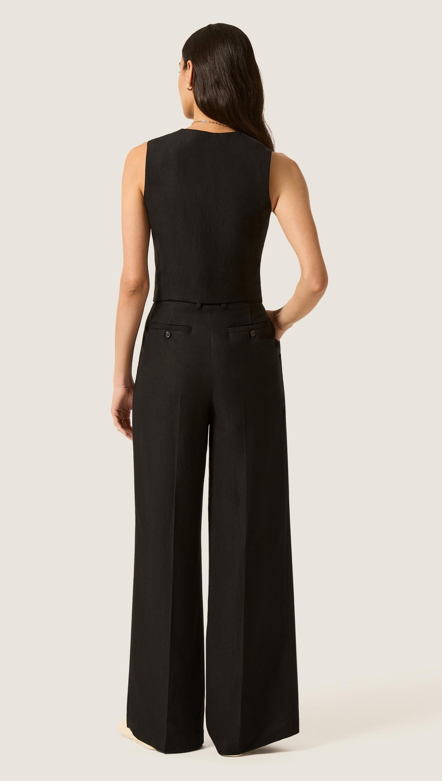 Scoop Neck Waistcoat in Viscose Linen | Black