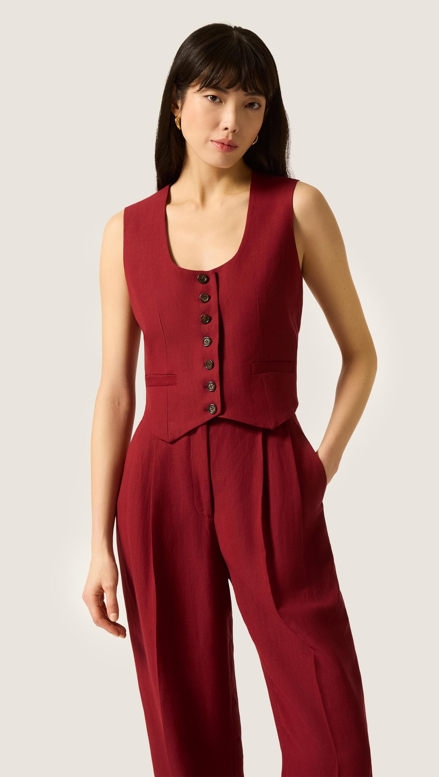 Scoop Neck Waistcoat in Viscose Linen | Maroon